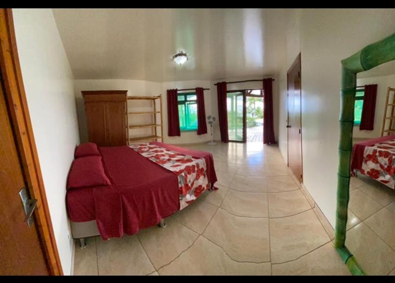 Chez Taua Maison Isolee Pas De Wifi Ni Bus Opoa Экстерьер фото